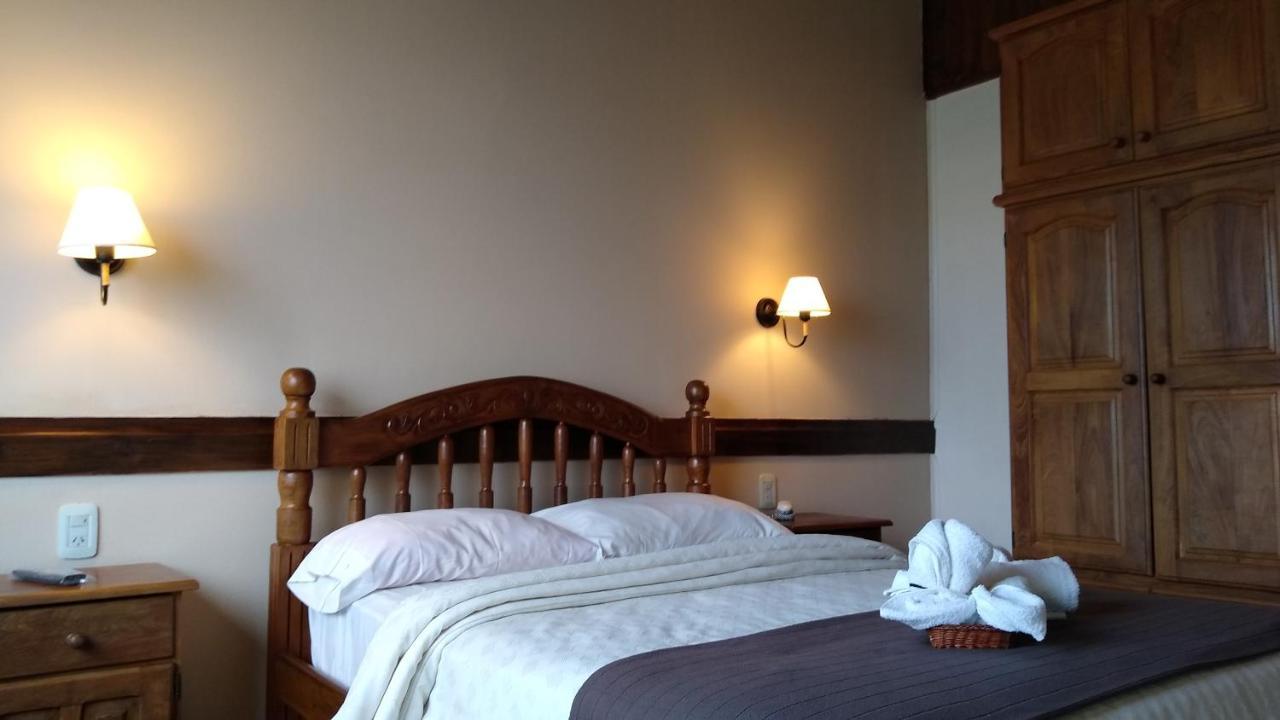 Altos De Soberana Hotel El Calafate Buitenkant foto